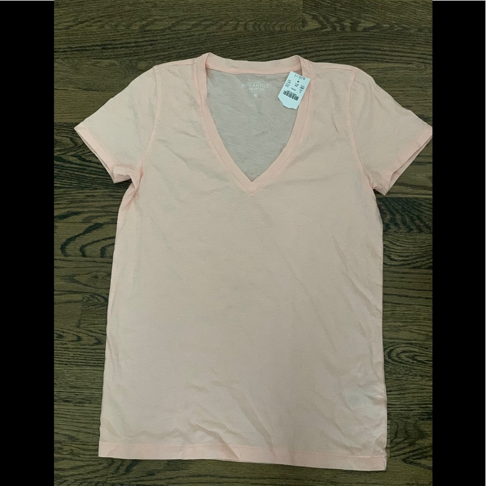 J Crew coral Vneck Tshirt 👚🌸